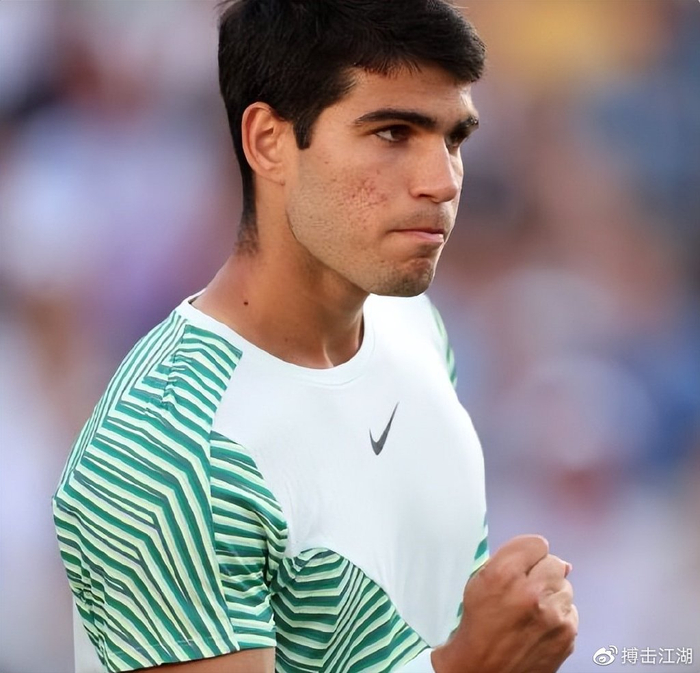 崔永熙左膝 崔永熙左膝