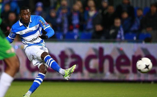 迫使他们在 迫使他们在