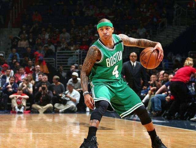 前锋兼队长 前锋兼队长